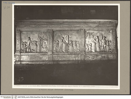 Vorderseite von ICCD [https://www.deutsche-digitale-bibliothek.de/content/lizenzen/rv-ez/] Antependium mit Szenen aus dem Leben des Heiligen Gregorius Magno - Gesamtansicht der drei Reliefs, bh074036_recto. Foto.