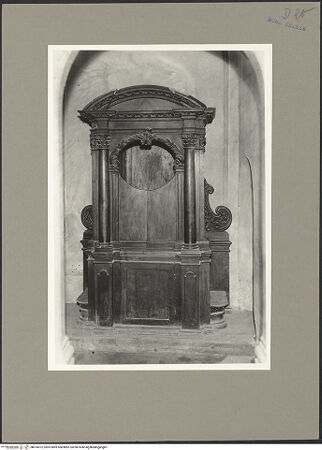 Vorderseite von ICCD [https://www.deutsche-digitale-bibliothek.de/content/lizenzen/rv-fz/] Ornamentierter Beichtstuhl - , bh074072_recto. Foto.
