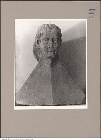 Vorderseite von Sopr. BAS NA [https://www.deutsche-digitale-bibliothek.de/content/lizenzen/rv-ez/] Herme mit männlichem Kopf - Frontalansicht, bh074190_recto. Foto.