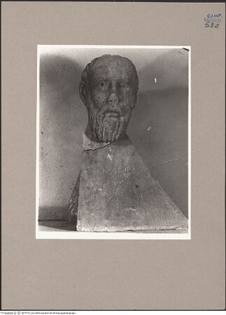 Vorderseite von Sopr. BAS NA [https://www.deutsche-digitale-bibliothek.de/content/lizenzen/rv-ez/] Herme mit männlichem Kopf - Frontalansicht, bh074191_recto. Foto.