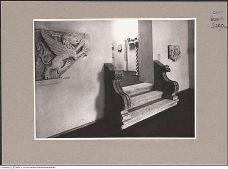 Vorderseite von Sopr. BAS NA [https://www.deutsche-digitale-bibliothek.de/content/lizenzen/rv-ez/] Relief mit Löwe - Gesamtansicht, bh074196_recto. Foto.