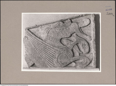 Vorderseite von Sopr. BAS NA [https://www.deutsche-digitale-bibliothek.de/content/lizenzen/rv-ez/] Jonas wird von dem Walfisch ausgespien (Relief aus einem Ambo) - Gesamtansicht, bh074255_recto. Foto.