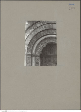 Vorderseite von unbekannt [https://www.deutsche-digitale-bibliothek.de/content/lizenzen/rv-fz/] Seitenportal - Detail: linke Kapitellzone und Archivoltenansatz, bh074355_recto. Foto: Noehles, Karl.