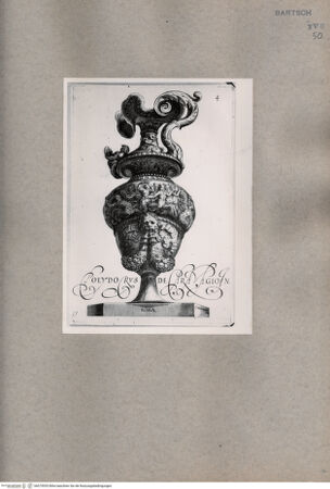 Vorderseite von  [http://creativecommons.org/publicdomain/mark/1.0/] Die Vase - , bh075055. Foto.