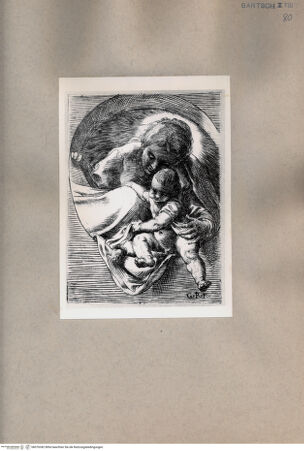 Vorderseite von  [http://creativecommons.org/publicdomain/mark/1.0/] Madonna mit Kind - , bh076342. Foto.