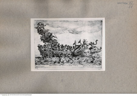 Vorderseite von  [http://creativecommons.org/publicdomain/mark/1.0/] Schiff mit Musizierenden und Tritonen - , bh076445. Foto.