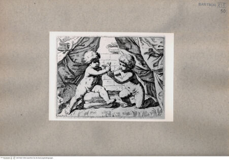 Vorderseite von  [http://creativecommons.org/publicdomain/mark/1.0/] Zwei Kinder mit einem Vogel - , bh076667. Foto.