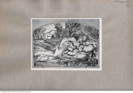 Vorderseite von  [http://creativecommons.org/publicdomain/mark/1.0/] Madonna mit Kind - , bh076766. Foto.