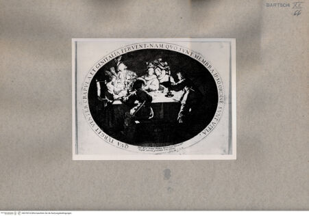 Vorderseite von  [http://creativecommons.org/publicdomain/mark/1.0/] Liebespaar mit vier weiteren Personen in einer Schänke - , bh076974. Foto.