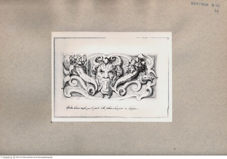 Vorderseite von  [http://creativecommons.org/publicdomain/mark/1.0/] Verziertes Schloss aus Eisen - , bh077019. Foto.