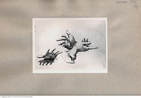 Vorderseite von  [http://creativecommons.org/publicdomain/mark/1.0/] Drei Hände - , bh077070. Foto.