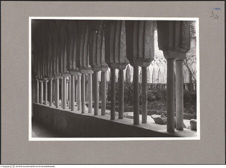 Vorderseite von ICCD [https://www.deutsche-digitale-bibliothek.de/content/lizenzen/rv-ez/] DuomoChiostro del Paradiso - Galerie, Detail, bh078290_recto. Foto.