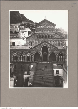 Vorderseite von ICCD [https://www.deutsche-digitale-bibliothek.de/content/lizenzen/rv-ez/] Duomo - Gesamtansicht, bh078292_recto. Foto.