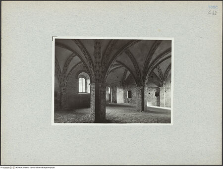 Vorderseite von Bibliotheca Hertziana [http://creativecommons.org/licenses/by-nc-sa/4.0/] Abbazia di San GalganoScriptorium - Inneres nach Südosten, bh079669_recto. Foto: Degenhart-Bauer, Hilde.