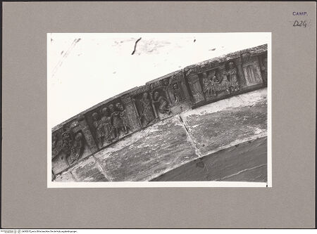 Vorderseite von ICCD [https://www.deutsche-digitale-bibliothek.de/content/lizenzen/rv-ez/] Archivolte der mittleren ArkadeSzenen aus dem Leben des heiligen Petrus - Die Vision des Petrus: er sieht unreine Tiere auf dem Dach des Hauses Simons des Gerbers; Petrus und der Zenturio Cornelius; in Lydda heilt Petrus Aeneas, bh082672_recto. Foto.