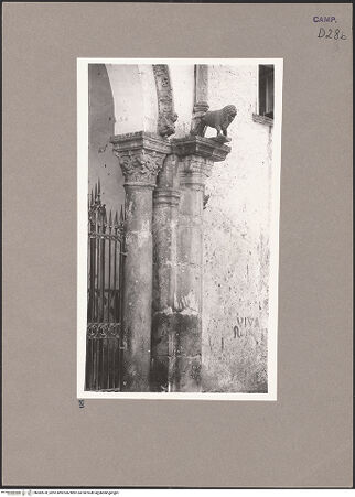 Vorderseite von ICCD [https://www.deutsche-digitale-bibliothek.de/content/lizenzen/rv-ez/] Pfeiler und KonsolenVierter Arkadenpfeiler - Teilansicht von links, bh082678_recto. Foto.