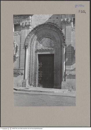 Vorderseite von Soergel, Gerda [https://www.deutsche-digitale-bibliothek.de/content/lizenzen/rv-fz/] Hauptportal - Gesamtansicht, bh082740_recto. Foto: Soergel, Gerda.