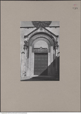 Vorderseite von Soergel, Gerda [https://www.deutsche-digitale-bibliothek.de/content/lizenzen/rv-fz/] Hauptportal - Gesamtansicht, bh082756_recto. Foto: Soergel, Gerda.