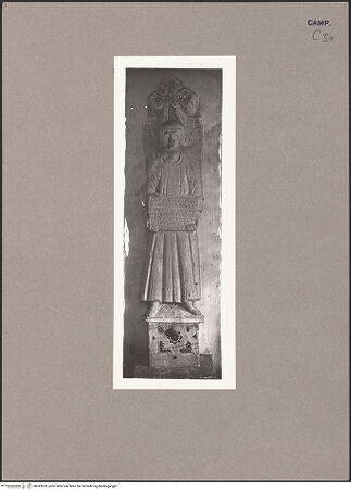 Vorderseite von ICCD [https://www.deutsche-digitale-bibliothek.de/content/lizenzen/rv-ez/] Grabmonument des Iacobus de Gaudio (Giacomo del Gaudio) - Frontalansicht, bh082828_recto. Foto.