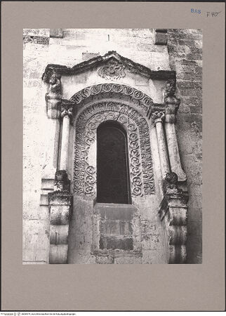 Vorderseite von Getty Research Institute [https://www.deutsche-digitale-bibliothek.de/content/lizenzen/rv-ez/] Apsisfenster - Gesamtansicht, bh084979_recto. Foto: Hutzel, Max.