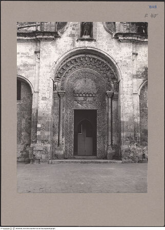 Vorderseite von Getty Research Institute [https://www.deutsche-digitale-bibliothek.de/content/lizenzen/rv-ez/] Hauptportal - Gesamtansicht, bh084980_recto. Foto: Hutzel, Max.