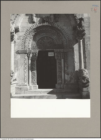 Vorderseite von Hutzel, Max [https://www.deutsche-digitale-bibliothek.de/content/lizenzen/rv-ez/] Portal der Nordseite - Teilansicht, bh084998_recto. Foto: Hutzel, Max.