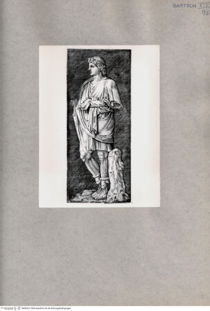 Vorderseite von  [http://creativecommons.org/publicdomain/mark/1.0/] Statue eines jungen Mannes - , bh085227. Foto.