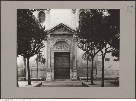 Vorderseite von Hutzel, Max [https://www.deutsche-digitale-bibliothek.de/content/lizenzen/rv-ez/] Chiesa dell'Annunziata - Fassade und Hauptportal (1563), bh085450_recto. Foto: Hutzel, Max.