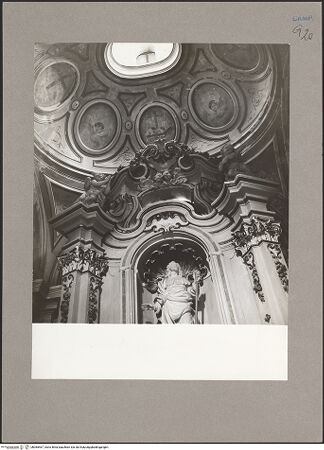 Vorderseite von Hutzel, Max [https://www.deutsche-digitale-bibliothek.de/content/lizenzen/rv-ez/] Altar des heiligen Jakobus - Teilansicht von unten, bh085467_recto. Foto: Hutzel, Max.