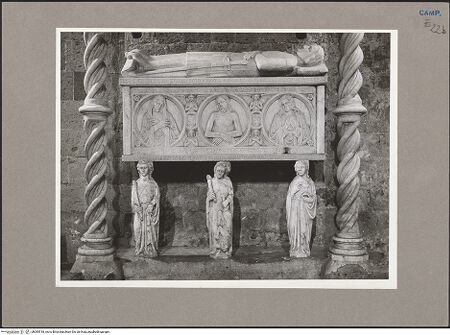 Vorderseite von Hutzel, Max [https://www.deutsche-digitale-bibliothek.de/content/lizenzen/rv-ez/] Grabmal des Graf Francesco II della Ratta - Detail, bh085518_recto. Foto: Hutzel, Max.