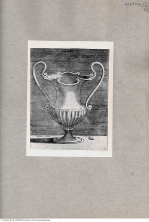 Vorderseite von  [http://creativecommons.org/publicdomain/mark/1.0/] Vase - , bh085886. Foto.