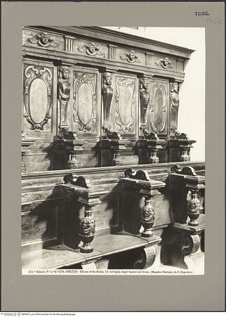 Vorderseite von Alinari [https://www.deutsche-digitale-bibliothek.de/content/lizenzen/rv-ez/] Chorgestühl - Detail, bh086337_recto. Foto.