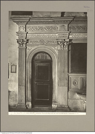 Vorderseite von Alinari [https://www.deutsche-digitale-bibliothek.de/content/lizenzen/rv-ez/] Portal der Sakristei - Teilansicht, bh086344_recto. Foto.