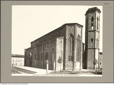 Vorderseite von Alinari [https://www.deutsche-digitale-bibliothek.de/content/lizenzen/rv-ez/] Duomo - Ansicht von Südwesten, bh086381_recto. Foto.