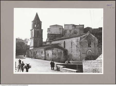 Vorderseite von Hutzel, Max [https://www.deutsche-digitale-bibliothek.de/content/lizenzen/rv-ez/] Madonna della Libera - Seitenansicht (linke Seite und Fassade), bh087804_recto. Foto: Hutzel, Max.