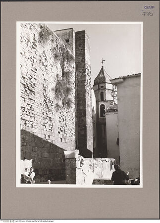 Vorderseite von Hutzel, Max [https://www.deutsche-digitale-bibliothek.de/content/lizenzen/rv-ez/] Ave Gratia Plena - Campanile, Teilansicht, bh087810_recto. Foto: Hutzel, Max.