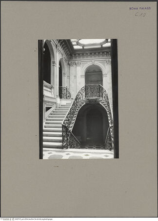 Vorderseite von unbekannt [https://www.deutsche-digitale-bibliothek.de/content/lizenzen/rv-fz/] Palazzo StroganoffRaum D S01 & D 007 & D 1010: Großes Treppenhaus - Treppenhaus, bh087912_recto. Foto.