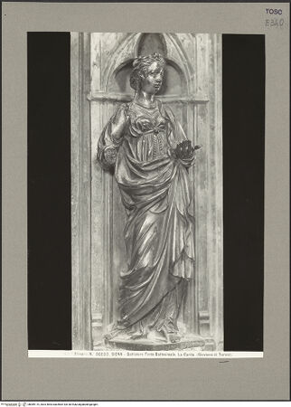 Vorderseite von Alinari [https://www.deutsche-digitale-bibliothek.de/content/lizenzen/rv-ez/] TaufbrunnenTugendenTugend (Carità?) - Gesamtansicht, bh089119_recto. Foto.