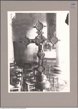 Vorderseite von Sopr. L'Aquila [https://www.deutsche-digitale-bibliothek.de/content/lizenzen/rv-ez/] Doppelseitiges Prozessionskreuz - Vorderseite, bh089619_recto. Foto.