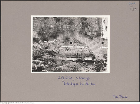 Vorderseite von Ranke [https://www.deutsche-digitale-bibliothek.de/content/lizenzen/rv-ez/] San Lorenzo - Portalbogen im Westbau, bh090603_recto. Foto: Ranke.