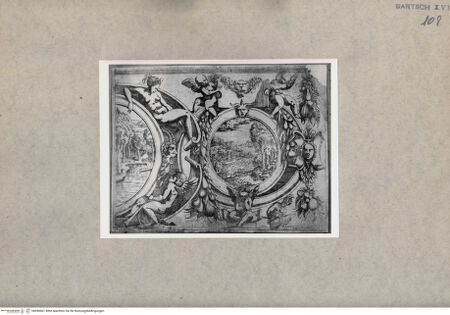 Vorderseite von  [http://creativecommons.org/publicdomain/mark/1.0/] Ornament - , bh090661. Foto.