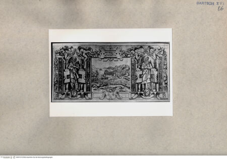 Vorderseite von  [http://creativecommons.org/publicdomain/mark/1.0/] Ornament - , bh091018. Foto.