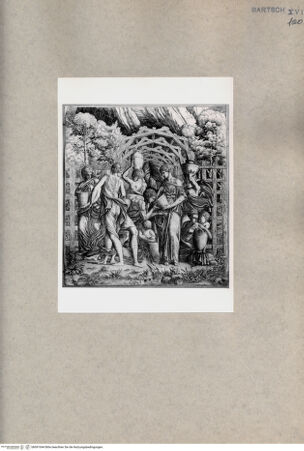 Vorderseite von  [http://creativecommons.org/publicdomain/mark/1.0/] Junger Mann trinkt aus einem Eimer - , bh091044. Foto.