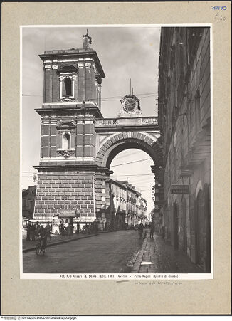 Vorderseite von Alinari [https://www.deutsche-digitale-bibliothek.de/content/lizenzen/rv-ez/] Porta Napoli - Ansicht von Süd, bh091646_recto. Foto.