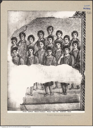 Vorderseite von Alinari [https://www.deutsche-digitale-bibliothek.de/content/lizenzen/rv-ez/] Der Sängerchor - Gesamtansicht, bh091670_recto. Foto.