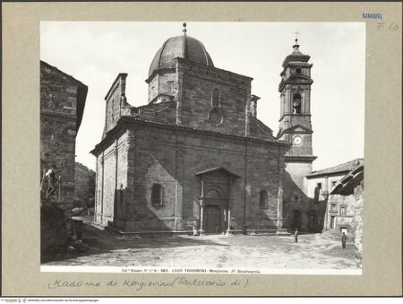 Vorderseite von Alinari [https://www.deutsche-digitale-bibliothek.de/content/lizenzen/rv-ez/] Santuario della Madonna di MongiovinoSüdfassade - Fassade und Campanile von Süden, bh092085_recto. Foto.