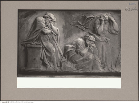 Vorderseite von Neri, Alfredo [https://www.deutsche-digitale-bibliothek.de/content/lizenzen/rv-ez/] Grabmal des Andrea BonifacioUnteres Register (Begräbnis und Trauer) - Detail: Begräbnisszene, linke Seite, bh092292_recto. Foto: Neri, Alfredo.