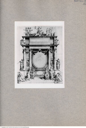 Vorderseite von  [http://creativecommons.org/publicdomain/mark/1.0/] Architektonische Verzierung für ein Porträt - , bh092439. Foto.