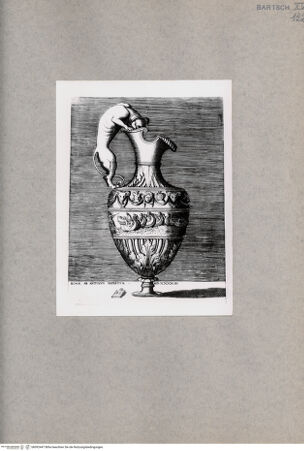 Vorderseite von  [http://creativecommons.org/publicdomain/mark/1.0/] Vase - , bh092447. Foto.