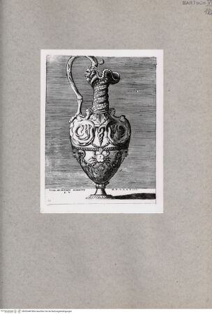 Vorderseite von  [http://creativecommons.org/publicdomain/mark/1.0/] Antike Vase - , bh092448. Foto.